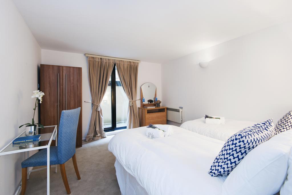 Point West Apartments ロンドン 部屋 写真